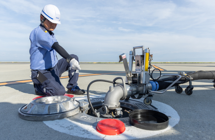 航空燃料の給油業務